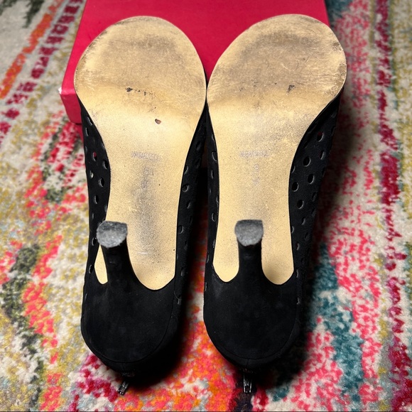 3/$20 🎉 Vaneli Porter Black Suede Peep Toe Heels, Size 8 - Picture 4 of 4